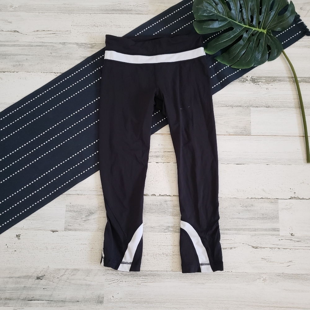 Lululemon Run Inspire Tight Crop Leggings Black White Size 4